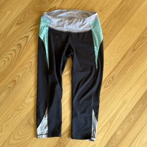 Free2b by Free Country Grey Long Shorts Leggings